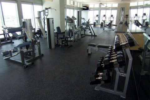 Condominio en alquiler en Miami, Florida, 2 dormitorios, 95.13 m2 № 2020565 - foto 11