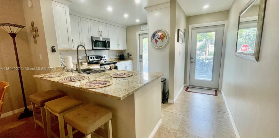 Condo à Lauderdale-by-the-Sea, Floride, 2 chambres № 1840726