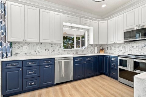 Villa ou maison à vendre à Oldsmar, Floride: 4 chambres, 207.17 m2 № 2425835 - photo 15