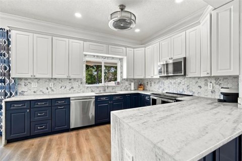 Villa ou maison à vendre à Oldsmar, Floride: 4 chambres, 207.17 m2 № 2425835 - photo 14