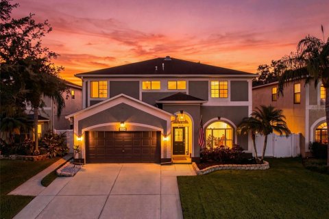 Villa ou maison à vendre à Oldsmar, Floride: 4 chambres, 207.17 m2 № 2425835 - photo 2