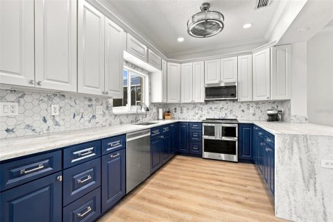 Villa ou maison à vendre à Oldsmar, Floride: 4 chambres, 207.17 m2 № 2425835 - photo 17