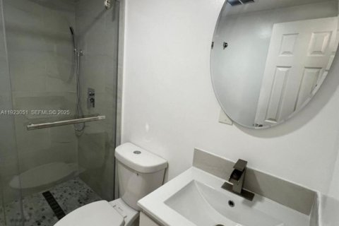 Снять в аренду кондоминиум в Майами-Гарденс, Флорида 1 спальня, 209.31м2, № 1983112 - фото 6