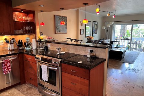 Condominio en alquiler en Coral Gables, Florida, 1 dormitorio, 75.07 m2 № 1920416 - foto 6