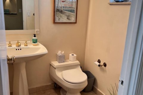 Condominio en alquiler en Coral Gables, Florida, 1 dormitorio, 75.07 m2 № 1920416 - foto 7