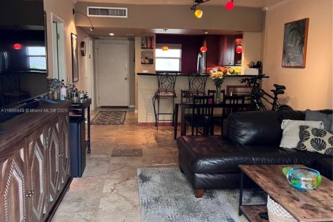 Condominio en alquiler en Coral Gables, Florida, 1 dormitorio, 75.07 m2 № 1920416 - foto 9