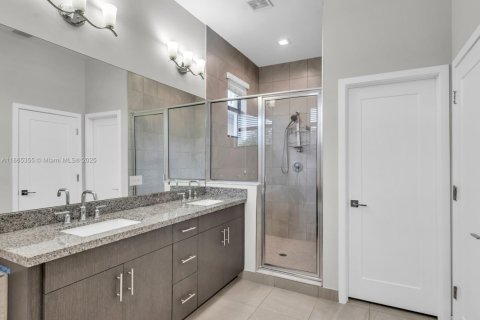 Casa en venta en Dania Beach, Florida, 3 dormitorios, 203.18 m2 № 1893482 - foto 10