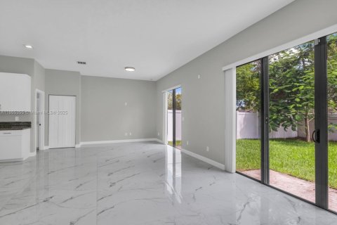 Casa en venta en Dania Beach, Florida, 3 dormitorios, 203.18 m2 № 1893482 - foto 15