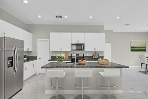 Casa en venta en Dania Beach, Florida, 3 dormitorios, 203.18 m2 № 1893482 - foto 3