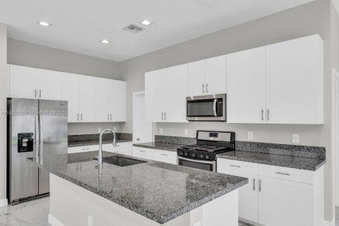 Casa en venta en Dania Beach, Florida, 3 dormitorios, 203.18 m2 № 1893482 - foto 17