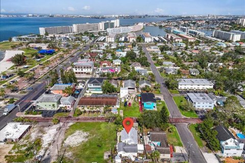 House in Gulfport, Florida 3 bedrooms, 119.66 sq.m. № 1778870 - photo 8