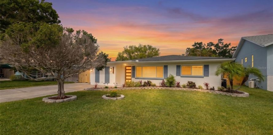 Casa en Dunedin, Florida 4 dormitorios, 158.4 m2 № 2094472