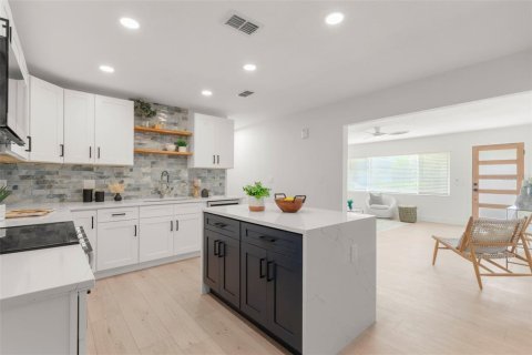 Casa en venta en Dunedin, Florida, 4 dormitorios, 158.4 m2 № 2094472 - foto 11