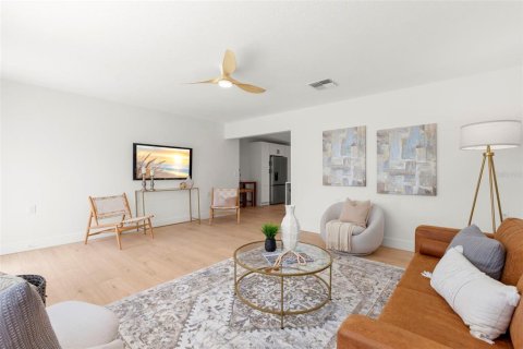Casa en venta en Dunedin, Florida, 4 dormitorios, 158.4 m2 № 2094472 - foto 5