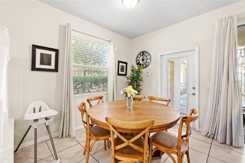 Touwnhouse à vendre à Kissimmee, Floride: 5 chambres, 210.42 m2 № 2203579 - photo 7