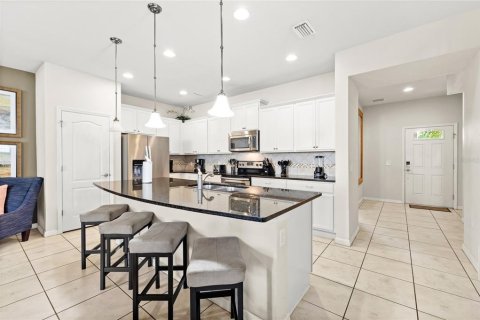 Touwnhouse à vendre à Kissimmee, Floride: 5 chambres, 210.42 m2 № 2203579 - photo 5
