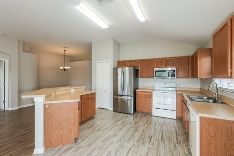 Villa ou maison à louer à Riverview, Floride: 3 chambres, 144.93 m2 № 2436702 - photo 9
