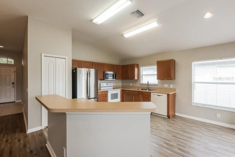 Villa ou maison à louer à Riverview, Floride: 3 chambres, 144.93 m2 № 2436702 - photo 8