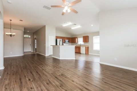 Villa ou maison à louer à Riverview, Floride: 3 chambres, 144.93 m2 № 2436702 - photo 4