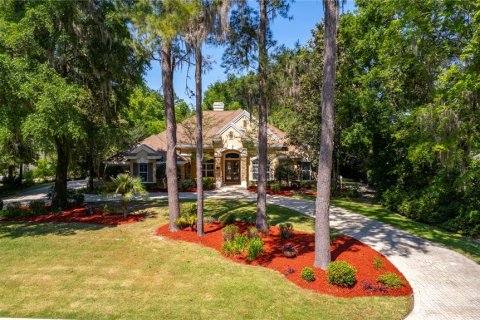 Casa en venta en Ocala, Florida, 4 dormitorios, 352.19 m2 № 1143366 - foto 1