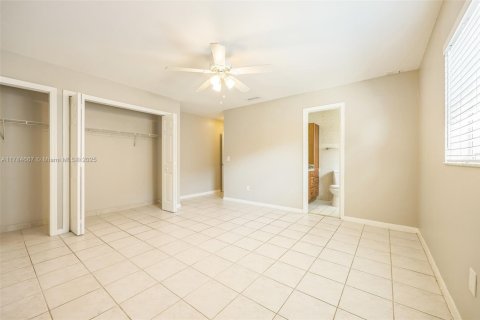House in Boca Raton, Florida 3 bedrooms, 163.51 sq.m. № 1641182 - photo 6