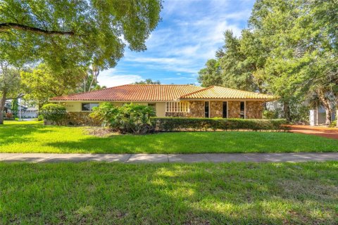 Casa en venta en Miami Lakes, Florida, 3 dormitorios, 276.94 m2 № 1846122 - foto 2