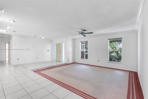 Casa en venta en Miami Lakes, Florida, 3 dormitorios, 276.94 m2 № 1846122 - foto 8