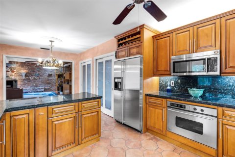 Casa en venta en Miami Lakes, Florida, 3 dormitorios, 276.94 m2 № 1846122 - foto 15