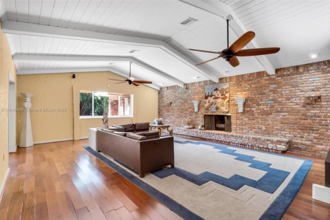 Casa en venta en Miami Lakes, Florida, 3 dormitorios, 276.94 m2 № 1846122 - foto 16