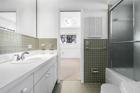 Casa en venta en Miami Lakes, Florida, 3 dormitorios, 276.94 m2 № 1846122 - foto 23