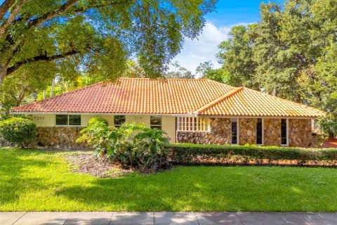 Casa en venta en Miami Lakes, Florida, 3 dormitorios, 276.94 m2 № 1846122 - foto 1