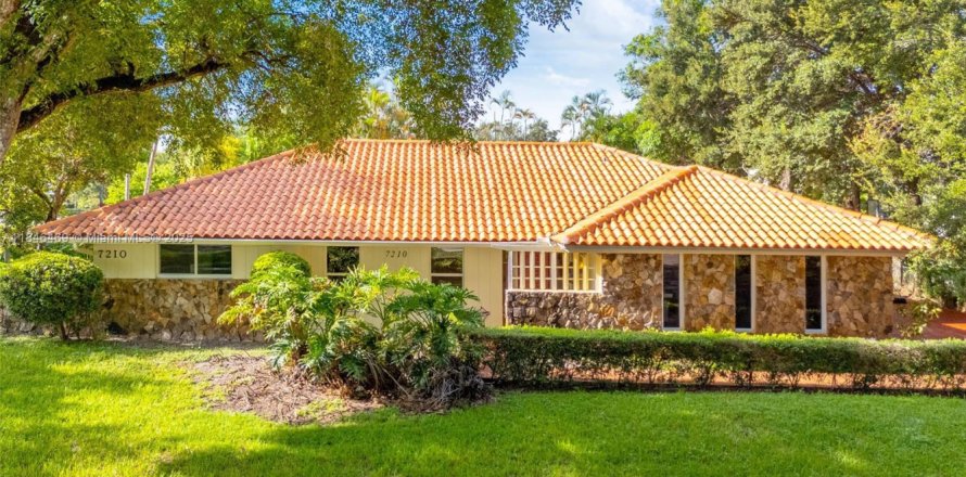 Casa en Miami Lakes, Florida 3 dormitorios, 276.94 m2 № 1846122