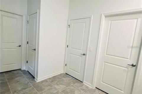 Villa ou maison à louer à Apopka, Floride: 4 chambres, 204.29 m2 № 2402914 - photo 14