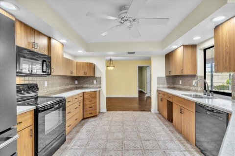 Villa ou maison à vendre à Port Charlotte, Floride: 3 chambres, 198.35 m2 № 2389364 - photo 12