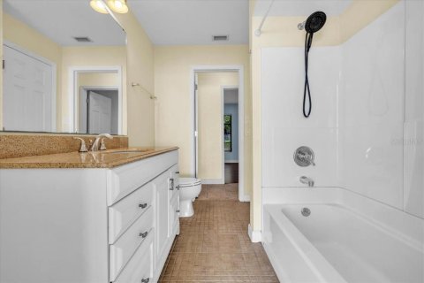 Villa ou maison à vendre à Port Charlotte, Floride: 3 chambres, 198.35 m2 № 2389364 - photo 26