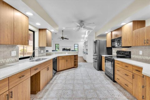 Villa ou maison à vendre à Port Charlotte, Floride: 3 chambres, 198.35 m2 № 2389364 - photo 13