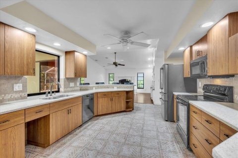 Villa ou maison à vendre à Port Charlotte, Floride: 3 chambres, 198.35 m2 № 2389364 - photo 15