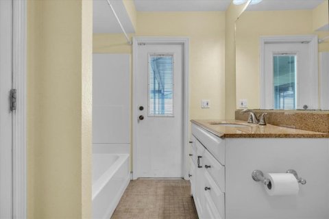 Villa ou maison à vendre à Port Charlotte, Floride: 3 chambres, 198.35 m2 № 2389364 - photo 25
