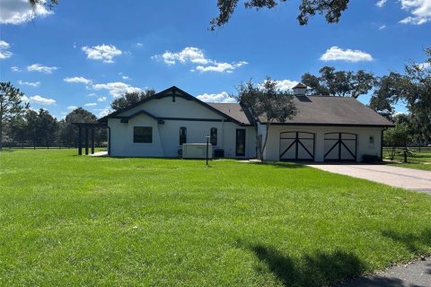 Villa ou maison à louer à Ocala, Floride: 3 chambres, 312.34 m2 № 2425417 - photo 2