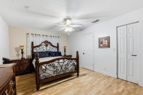 Villa ou maison à vendre à Lake Worth, Floride: 2 chambres, 162.02 m2 № 2432305 - photo 16