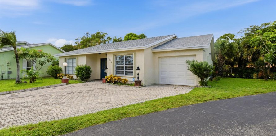 Villa ou maison à Lake Worth, Floride 2 chambres, 162.02 m2 № 2432305