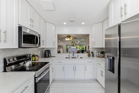 Villa ou maison à vendre à Lake Worth, Floride: 2 chambres, 162.02 m2 № 2432305 - photo 3
