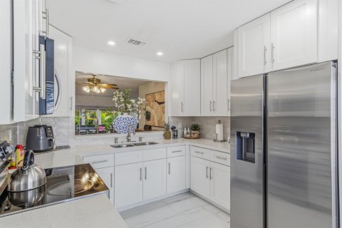 Villa ou maison à vendre à Lake Worth, Floride: 2 chambres, 162.02 m2 № 2432305 - photo 5
