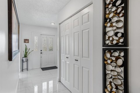 Villa ou maison à vendre à Lake Worth, Floride: 2 chambres, 162.02 m2 № 2432305 - photo 7