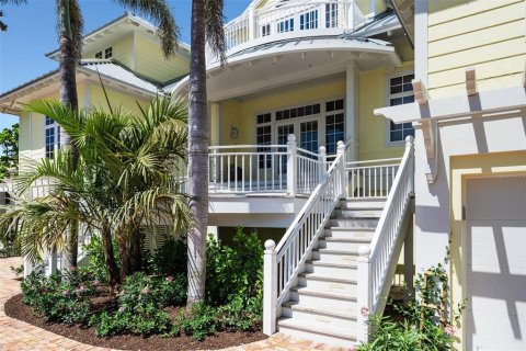 House in Boca Grande, Florida 5 bedrooms, 542.27 sq.m. № 1746427 - photo 3