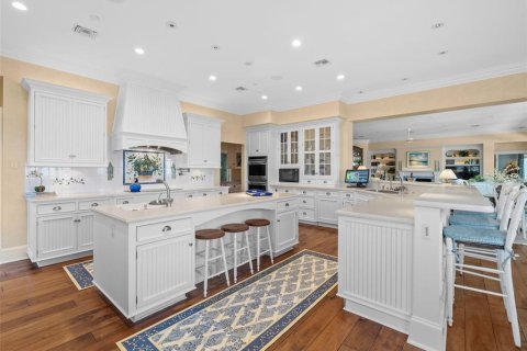 House in Boca Grande, Florida 5 bedrooms, 542.27 sq.m. № 1746427 - photo 26