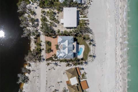 House in Boca Grande, Florida 5 bedrooms, 542.27 sq.m. № 1746427 - photo 6