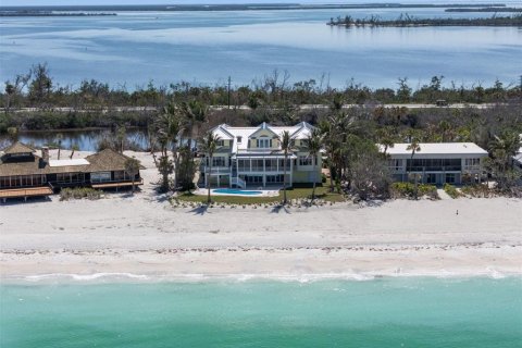 House in Boca Grande, Florida 5 bedrooms, 542.27 sq.m. № 1746427 - photo 7