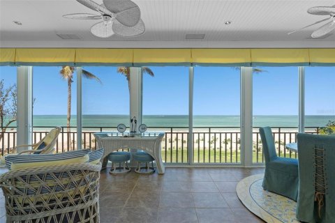 House in Boca Grande, Florida 5 bedrooms, 542.27 sq.m. № 1746427 - photo 20