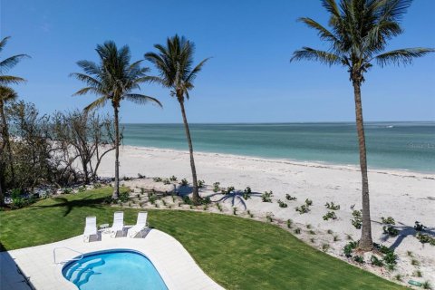 House in Boca Grande, Florida 5 bedrooms, 542.27 sq.m. № 1746427 - photo 11
